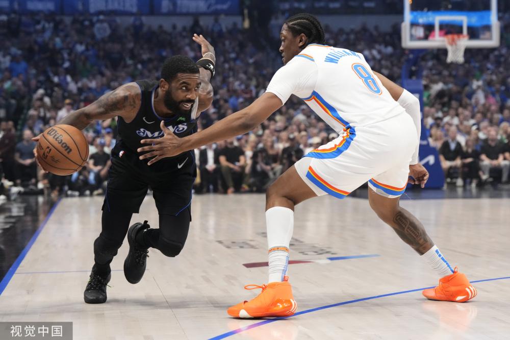 在曼联效力 在曼联效力