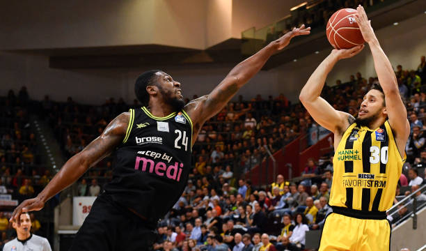 王哲林与冯 王哲林与冯